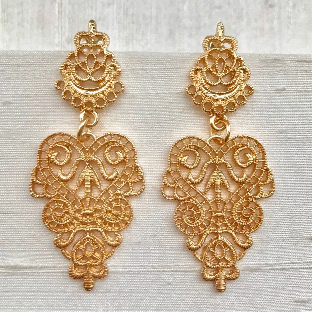 Lovely Lace Earrings - Gold - Picture 1 of 6